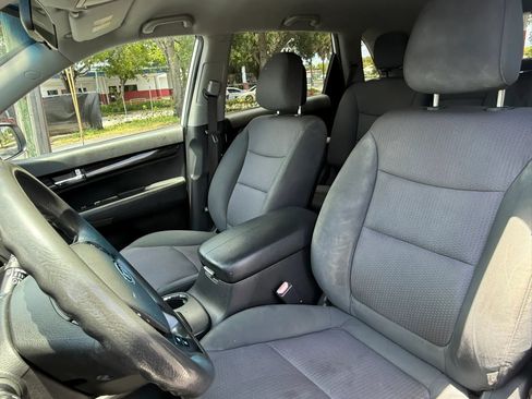 Used 2013 Kia Sorento LX AWD/4WD image 14