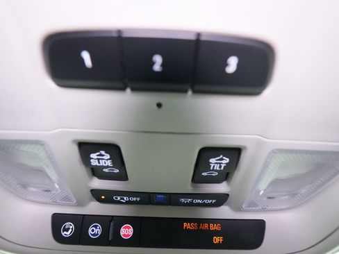 Used 2018 Buick Enclave Premium w/ Experience Buick Package FWD image 46