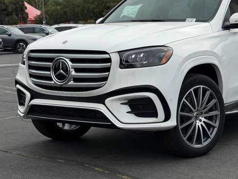 New 2026 Mercedes-Benz GLS 580 4MATIC image 3