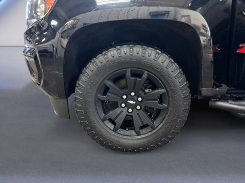 Used 2021 Chevrolet Colorado Z71 w/ Z71 Midnight Edition image 14