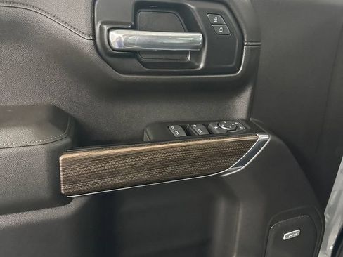 Used 2019 Chevrolet Silverado 1500 LT Trail Boss AWD/4WD image 9