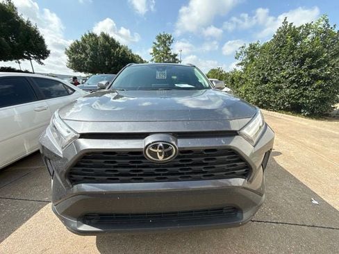 Used 2025 Toyota RAV4 XLE w/ Convenience Package FWD image 2