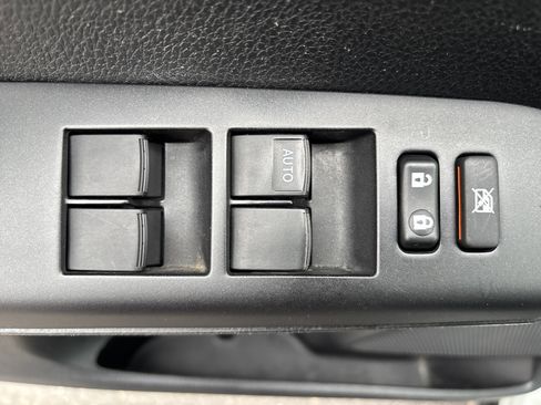 Used 2016 Toyota RAV4 LE image 17