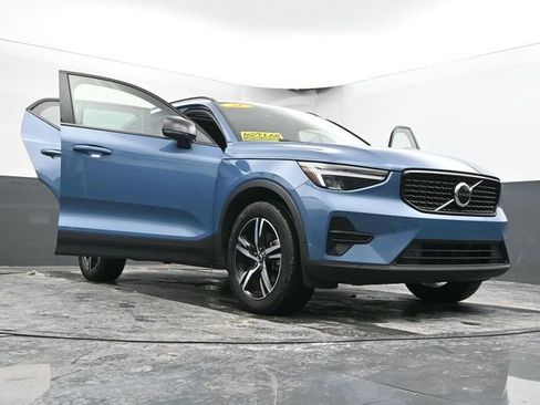 Used 2024 Volvo XC40 B5 Core image 66