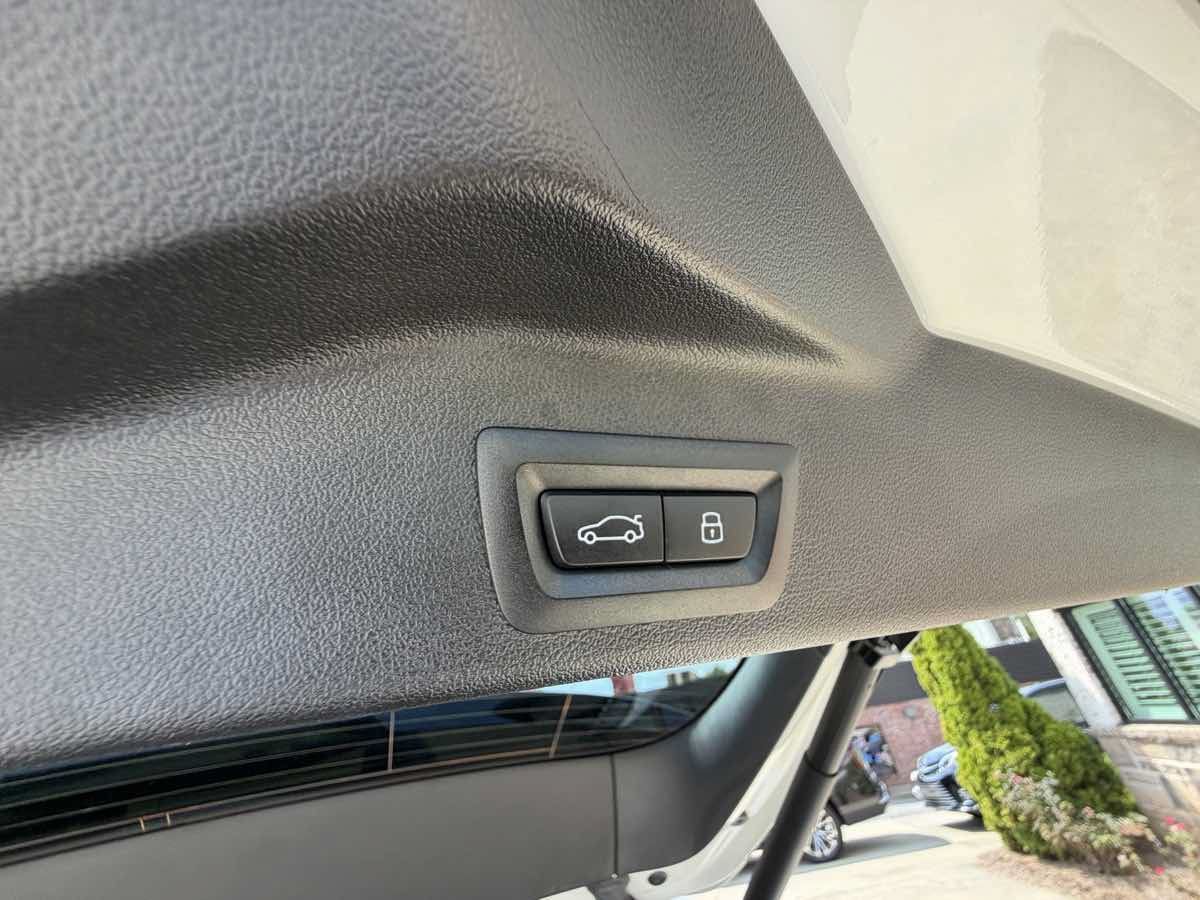 Used 2026 BMW X5 xDrive40i AWD/4WD image 15