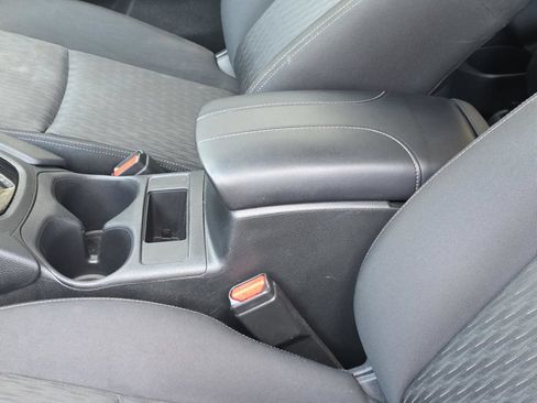 Used 2020 Nissan Rogue S FWD image 8