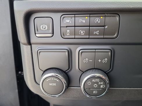 New 2026 Chevrolet Suburban LT w/ Comfort Package RWD image 25
