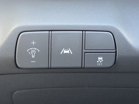 Certified 2023 Hyundai Elantra SEL w/ Convenience Package image 9