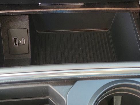 Used 2022 Ford F250 Lariat w/ Tremor Off-Road Package image 29