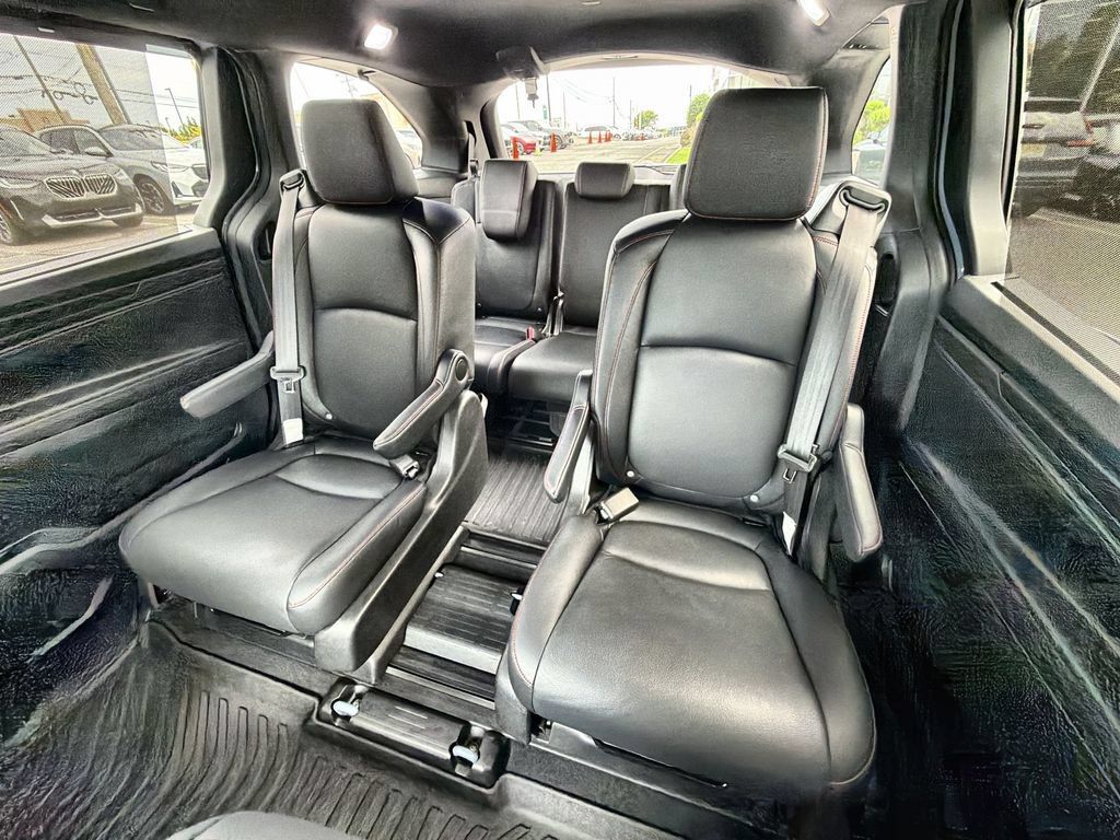 Used 2024 Honda Odyssey Sport image 21