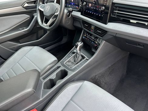 Used 2025 Volkswagen Jetta SE FWD image 15