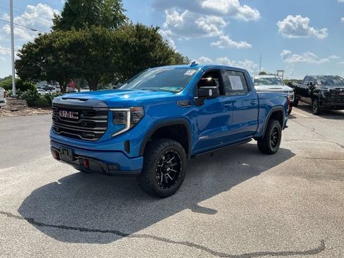 Used 2022 GMC Sierra 1500 AT4 w/ AT4 Preferred Package AWD/4WD image 1
