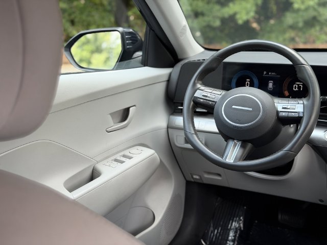 Used 2024 Hyundai Kona SEL AWD/4WD image 42