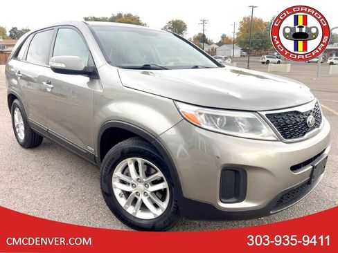 Used 2015 Kia Sorento LX image 1