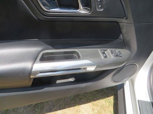 Used 2016 Ford Mustang Coupe RWD image 11