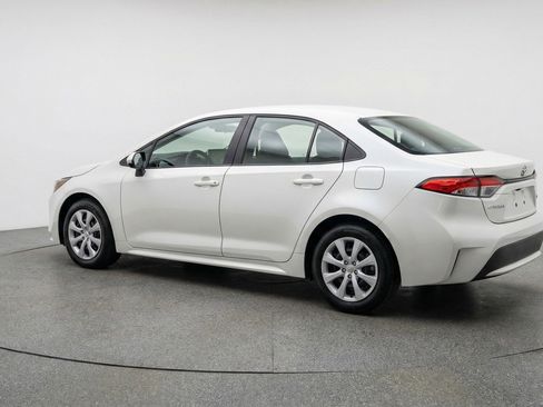 Used 2025 Toyota Corolla LE image 5