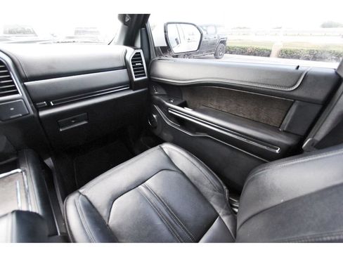 Used 2018 Ford Expedition Limited w/ Equipment Group 302A RWD image 10