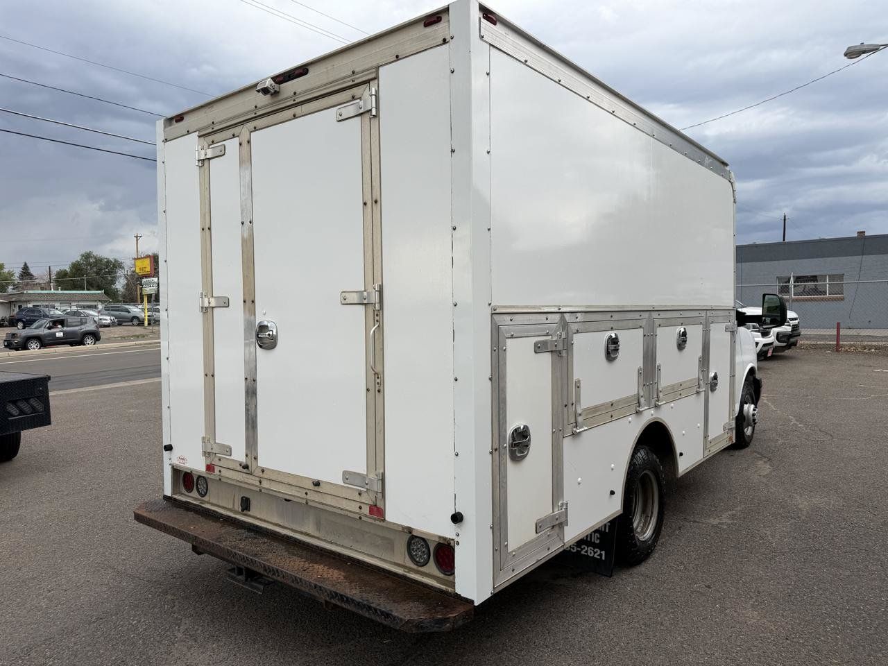 Used 2020 Chevrolet Express 3500 w/ Power Convenience Package RWD image 9