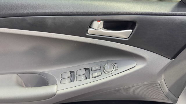 Used 2012 Hyundai Sonata GLS FWD image 19