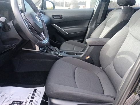 Used 2024 Toyota Corolla Cross LE w/ Moonroof Package image 15