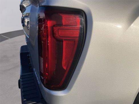 Used 2021 GMC Sierra 2500 Denali w/ Denali Ultimate Package image 11