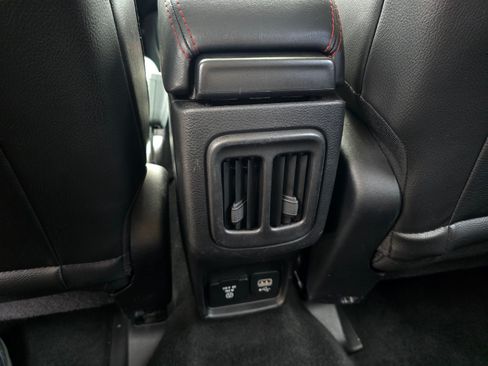 Used 2018 Jeep Compass Trailhawk w/ Leather Interior Group AWD/4WD image 24