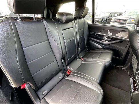 Used 2021 Mercedes-Benz GLS 450 4MATIC image 22