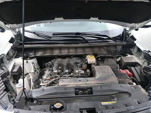 Used 2024 Nissan Pathfinder SV AWD/4WD image 12