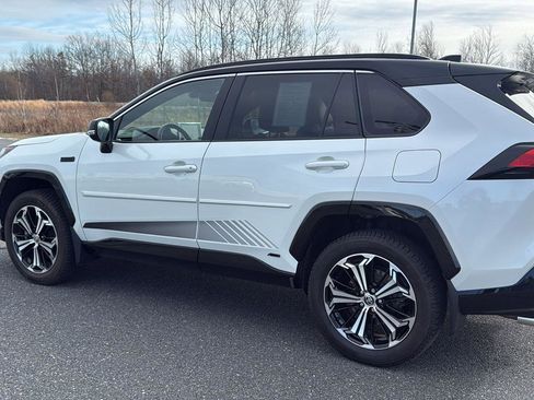 Used 2022 Toyota RAV4 XSE image 11