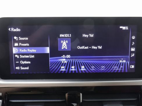 Used 2022 Lexus GX 460 Premium w/ Accessory Package image 9