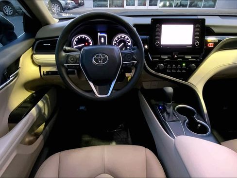 Used 2021 Toyota Camry LE image 6