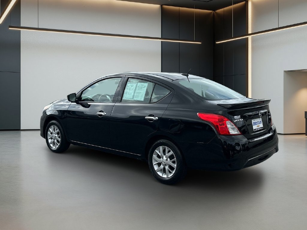 Used 2018 Nissan Versa SV w/ SV Special Edition Package FWD image 3