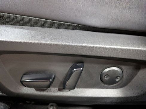 Used 2025 Mitsubishi Outlander SEL image 16