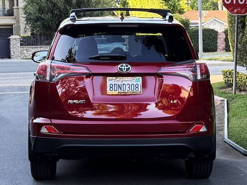 Used 2018 Toyota RAV4 LE w/ All Weather Liner Package FWD image 5