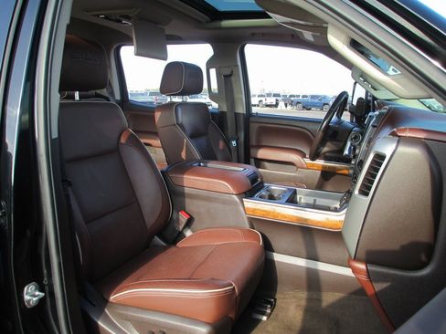 Used 2015 Chevrolet Silverado 3500 High Country w/ Duramax Plus Package image 23