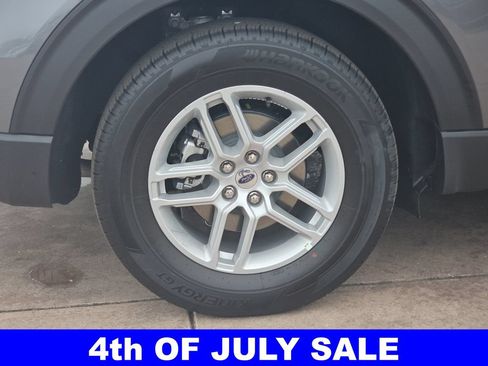 New 2026 Ford Explorer Active RWD image 41