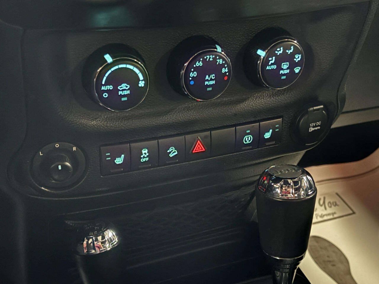 Used 2016 Jeep Wrangler Unlimited Rubicon AWD/4WD image 27