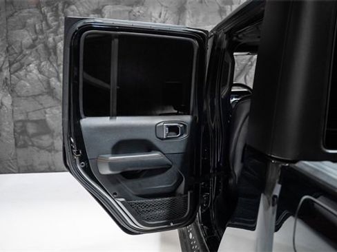 Used 2023 Jeep Gladiator Mojave w/ Trailer Tow Package image 9