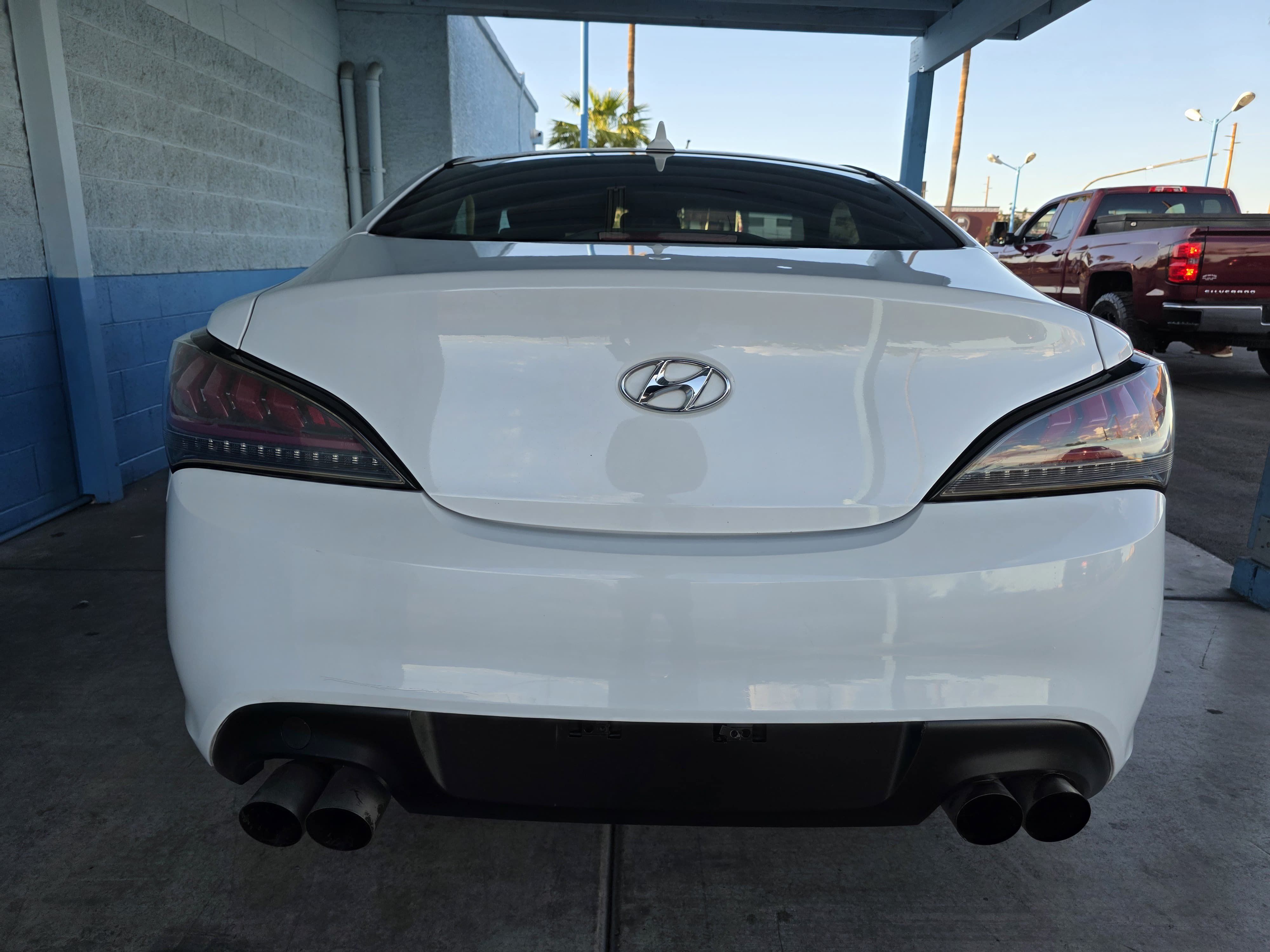 Used 2013 Hyundai Genesis 2.0T RWD image 2