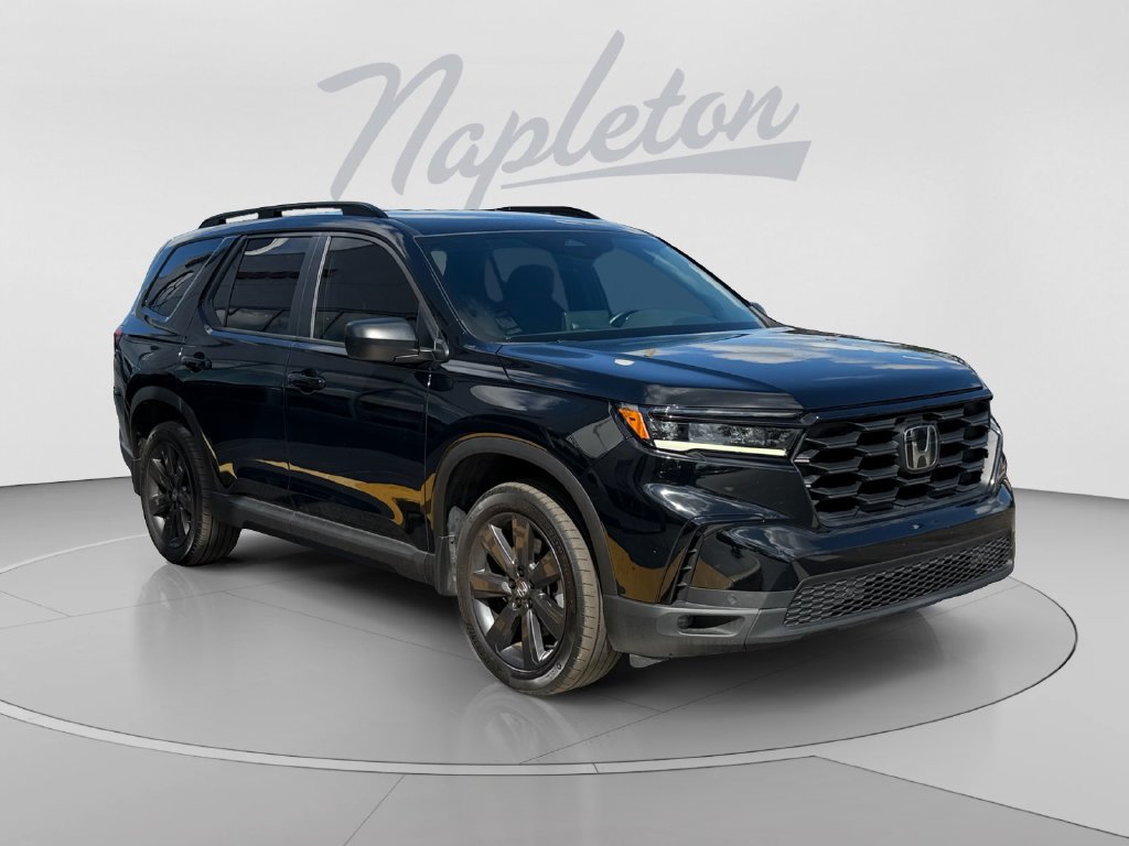 Used 2025 Honda Pilot Sport image 8