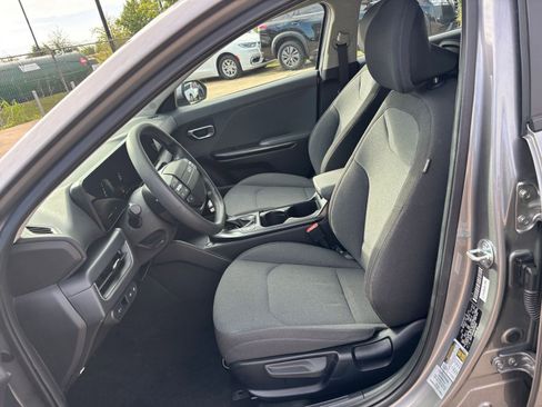 Used 2025 Kia K4 LXS image 25