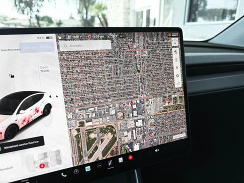 Used 2026 Tesla Model Y Long Range image 18