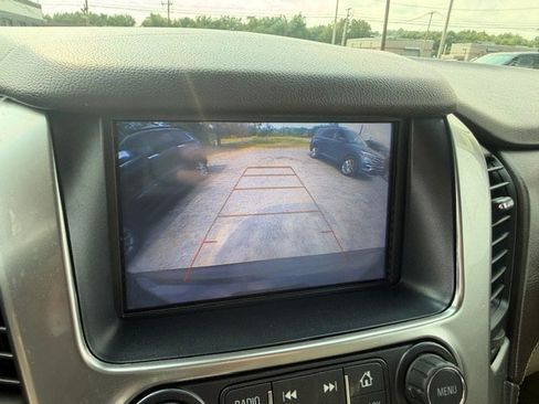 Used 2018 Chevrolet Suburban LT AWD/4WD image 25