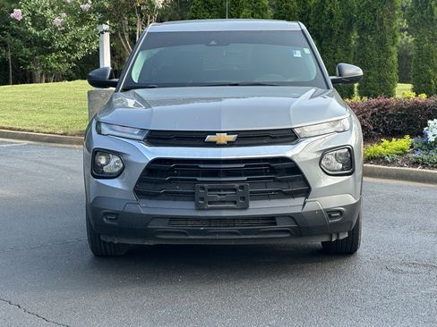 Used 2023 Chevrolet TrailBlazer LS FWD image 3
