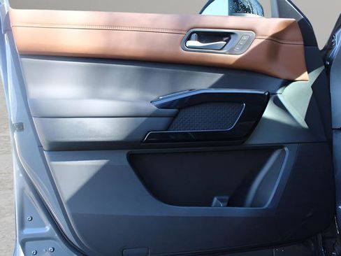 New 2026 Nissan Pathfinder Platinum AWD/4WD image 14
