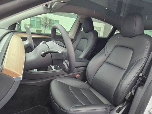 Used 2023 Tesla Model Y Long Range image 18