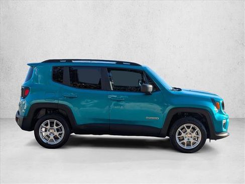 Used 2022 Jeep Renegade Latitude w/ Convenience Group image 4