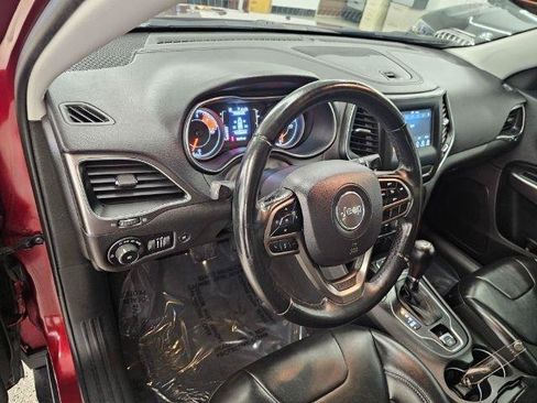 Used 2019 Jeep Cherokee Latitude Plus w/ Comfort/Convenience Group FWD image 13