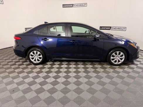Used 2025 Toyota Corolla LE FWD image 7