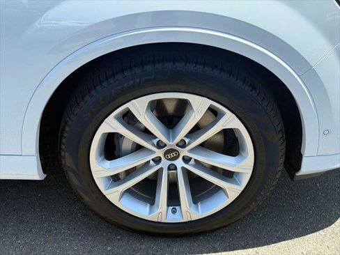 New 2025 Audi Q7 3.0T Prestige image 9